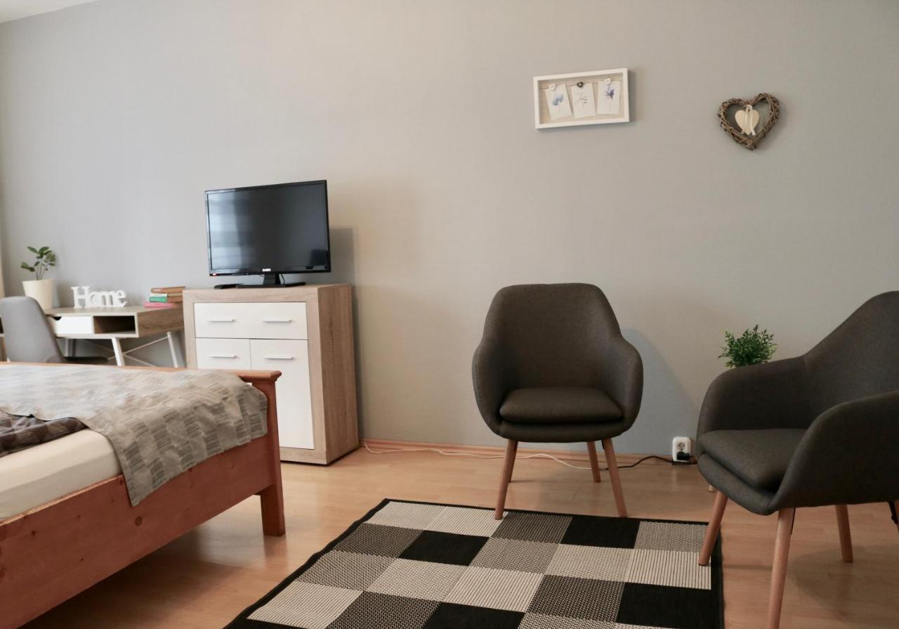Szabadsag Apartman Pecs Exterior photo